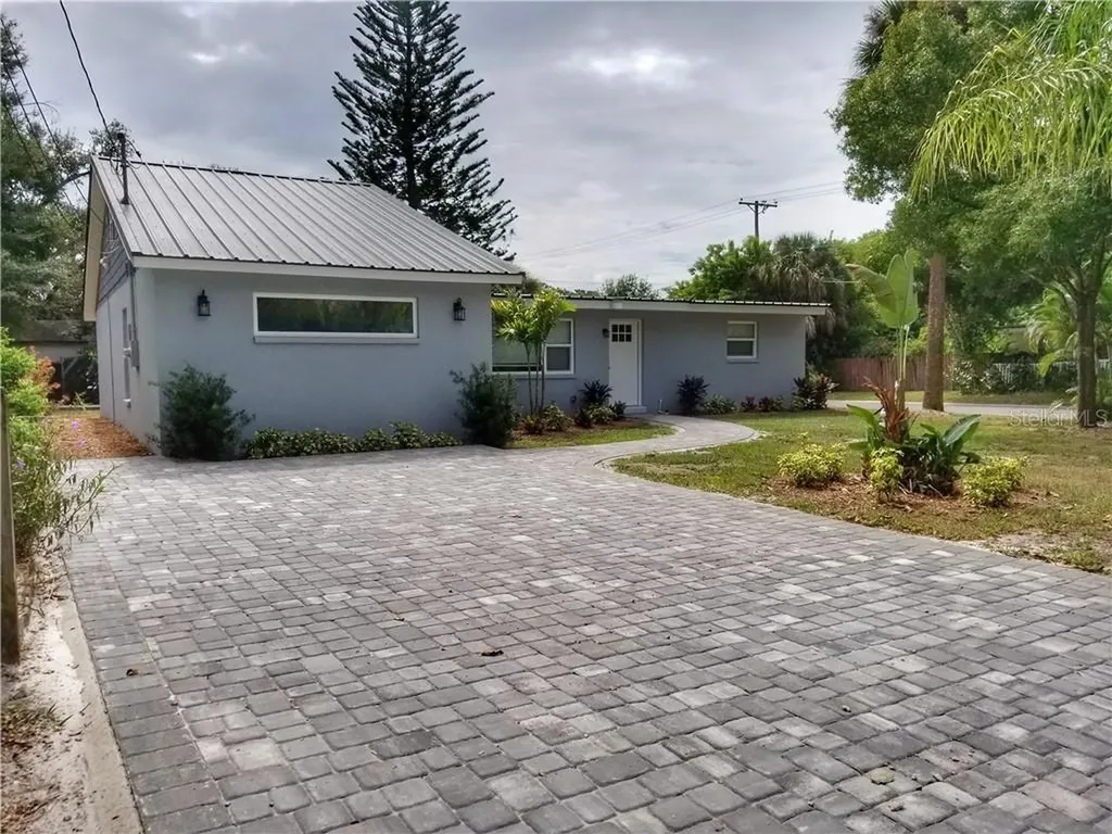 4016 W Olive Street Tampa FL 33616