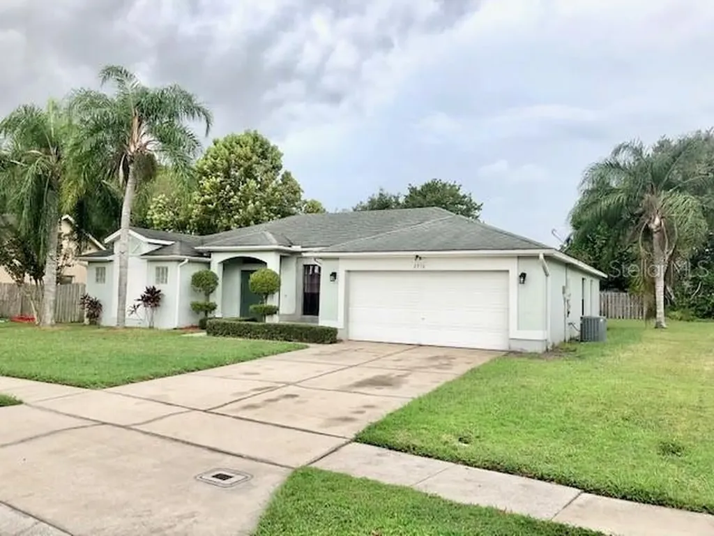 2910 Roxbury Court Kissimmee FL 34743