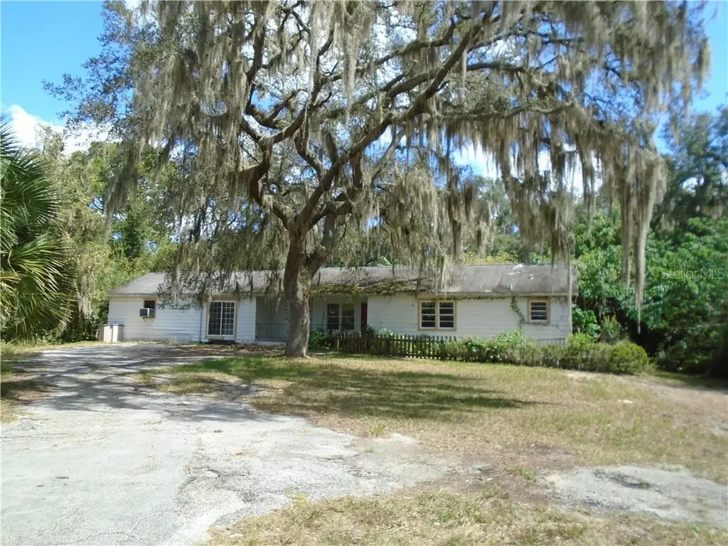 635 S Blue Lake Avenue Deland FL 32724