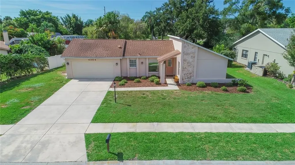 4304 Kingston Loop Sarasota FL 34238