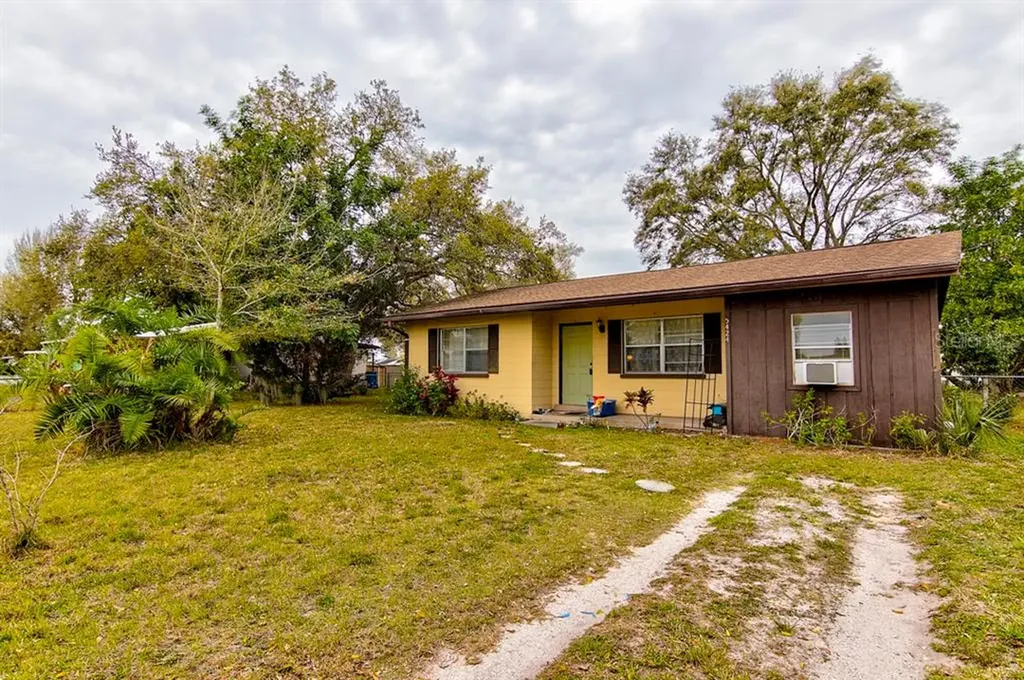 5424 1st Street Bradenton FL 34203
