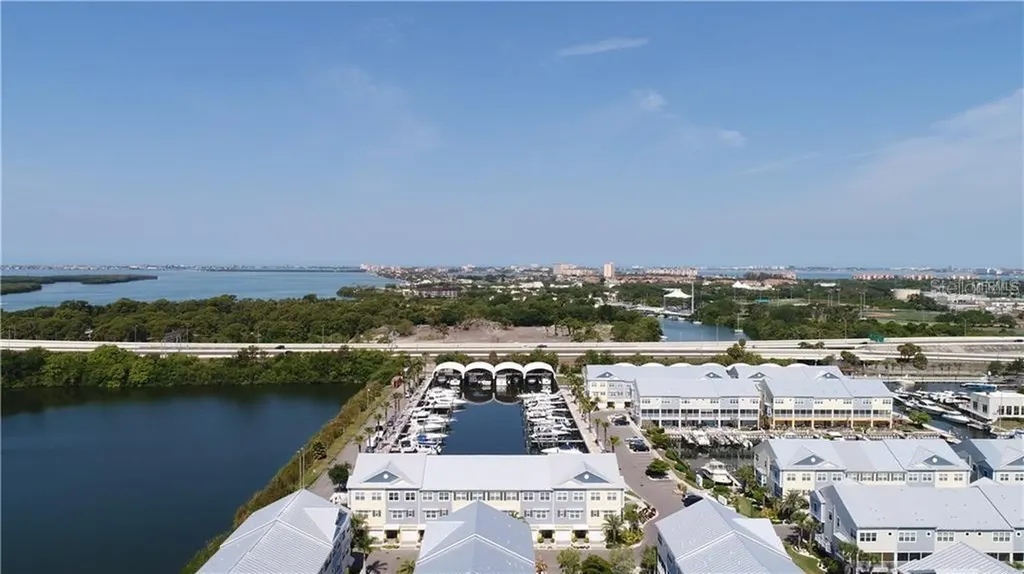 6125 Anchorage Way S St Petersburg FL 33712