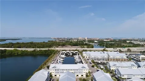 6125 Anchorage Way S St Petersburg FL 33712