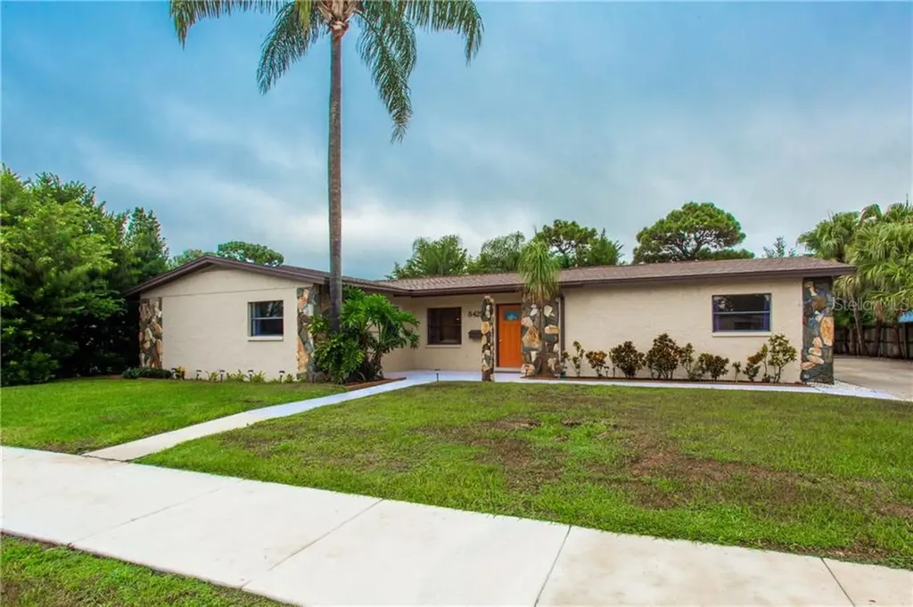 8425 Jacaranda Avenue Seminole FL 33777