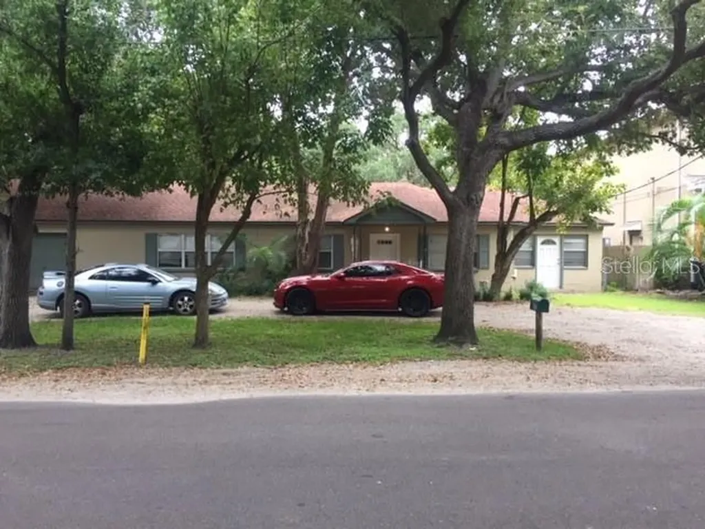 6112 S Russell Street Tampa FL 33611