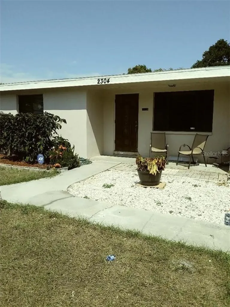 2304 E 111th Avenue Tampa FL 33612