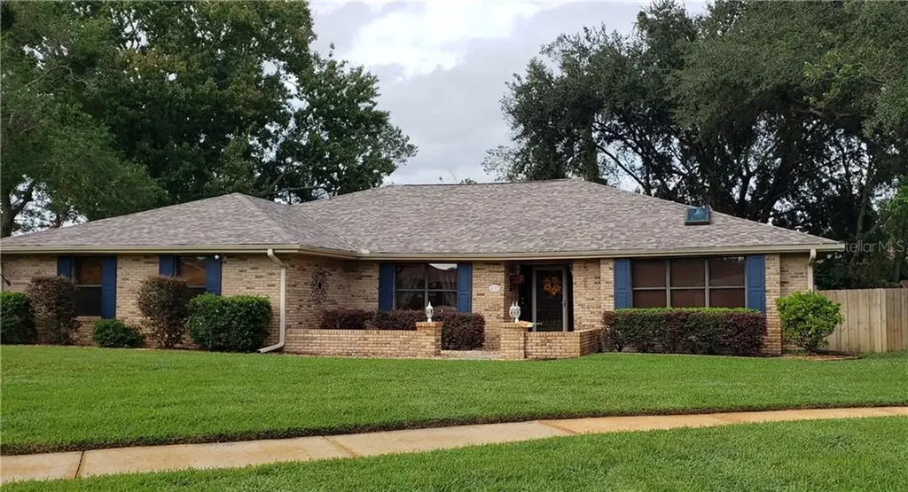 630 Dolphin Cove Court Debary FL 32713