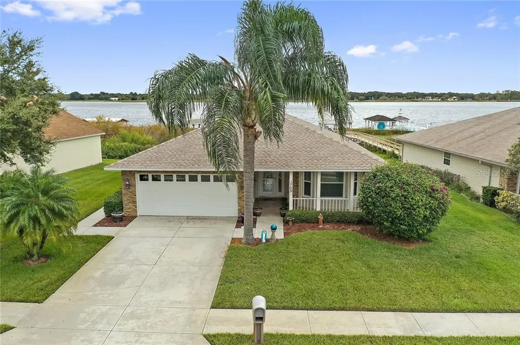 1709 Lake Villa Drive Tavares FL 32778