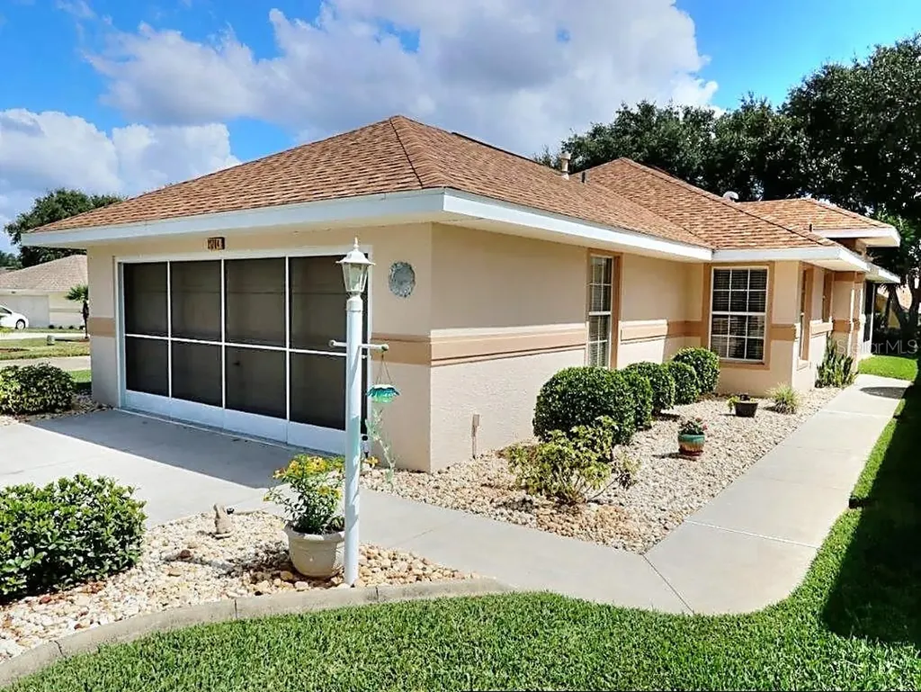 21704 Queen Mary Court Leesburg FL 34748