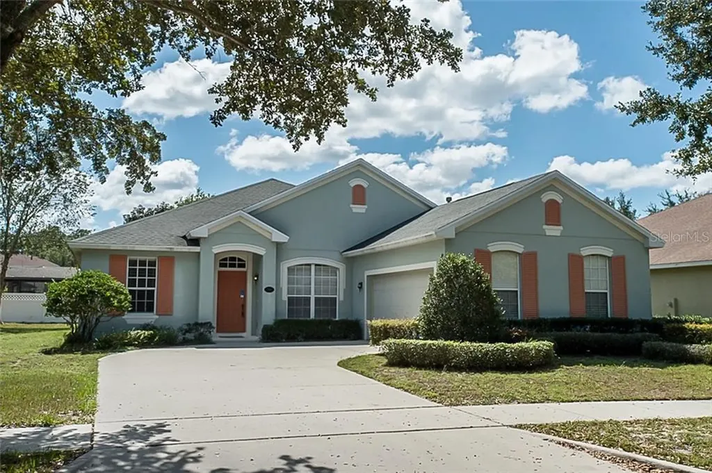 704 S Lake Victoria Circle Deland FL 32724