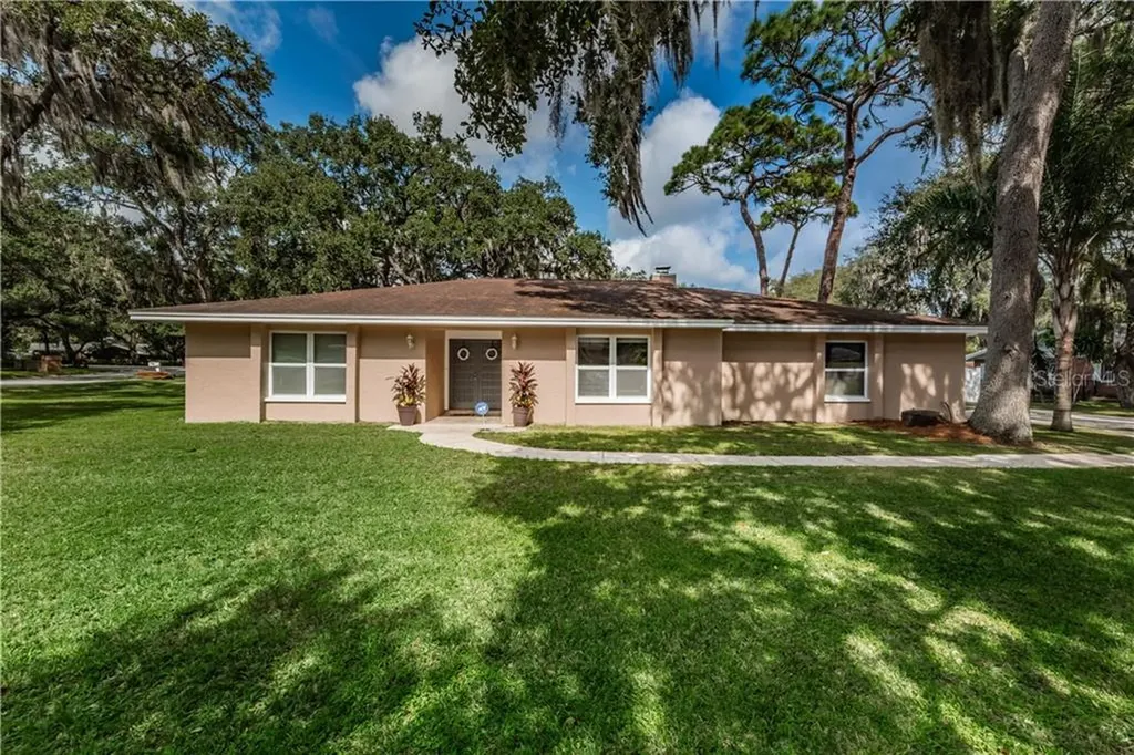 985 College Hill Drive Clearwater FL 33765