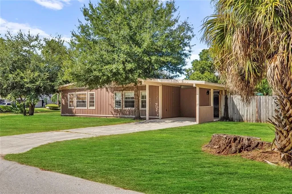 400 N Briggs Avenue Sarasota FL 34237