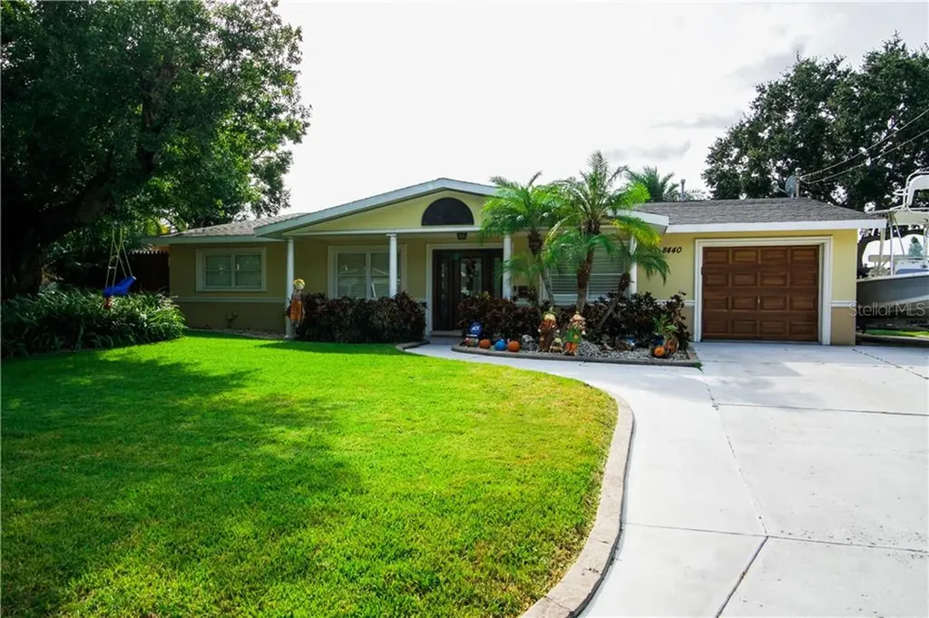8440 14th Street N St Petersburg FL 33702