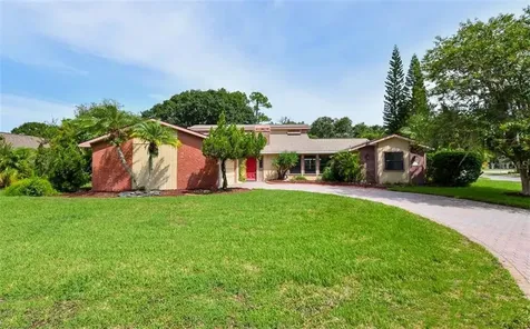 3910 De Foe Square Sarasota FL 34241