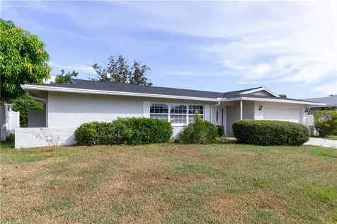 10073 Commodore Drive Seminole FL 33776