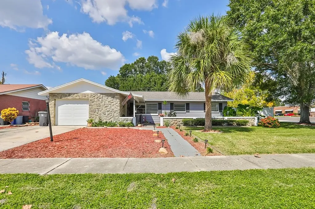 6401 Oakdell Drive Tampa FL 33634