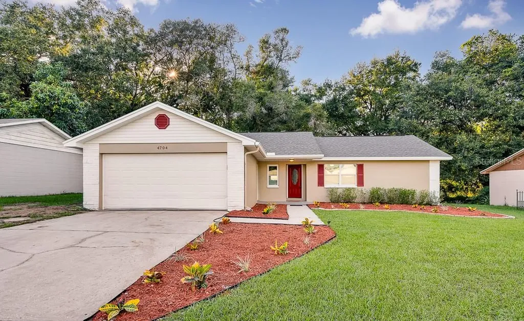 4704 Presidential Street Seffner FL 33584