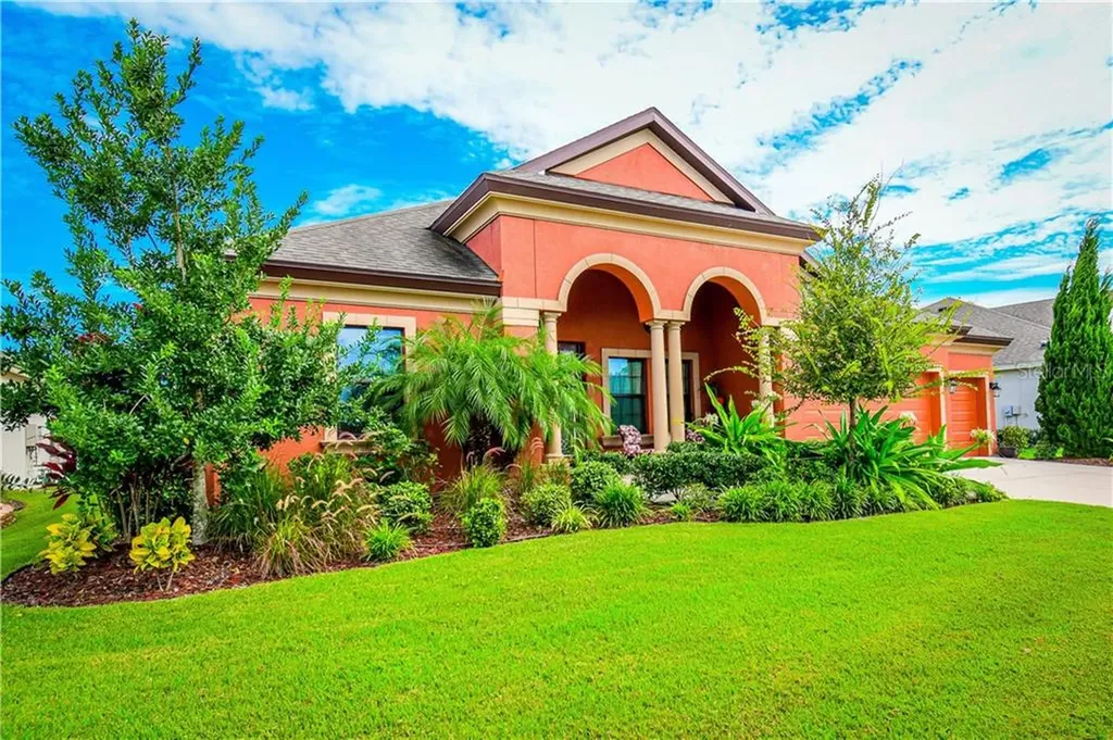 6947 Crestpoint Drive Apollo Beach FL 33572