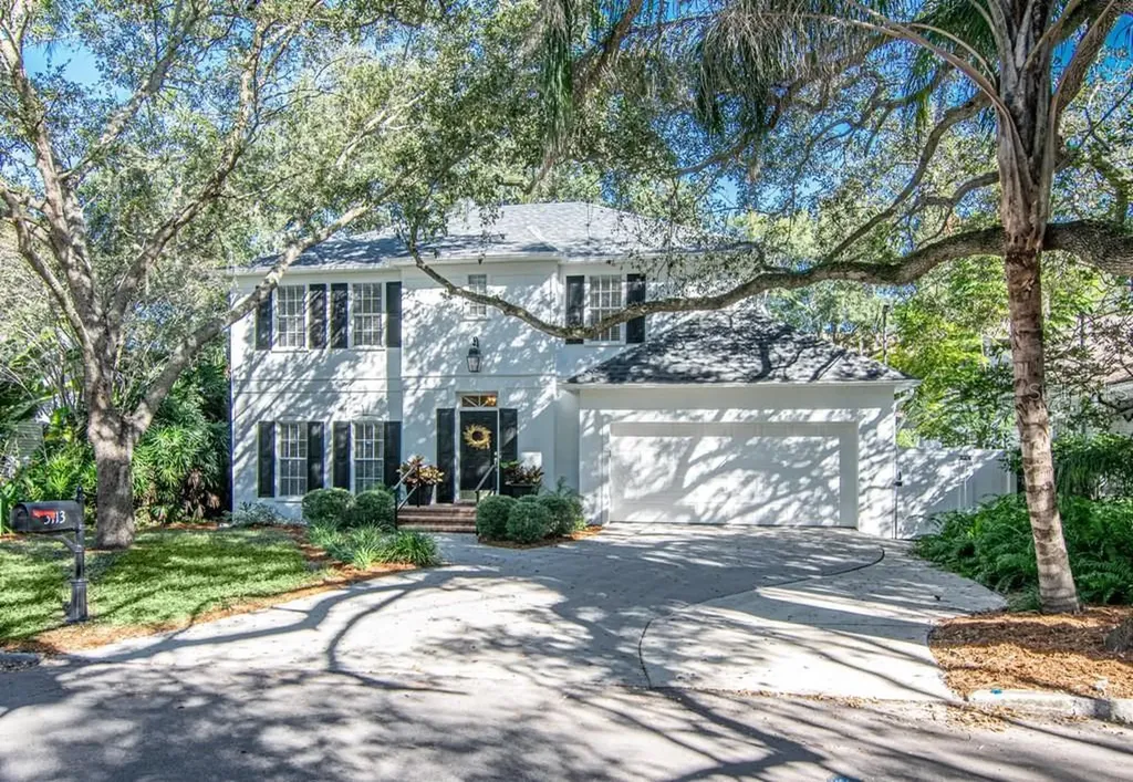 3113 W Hawthorne Road Tampa FL 33611