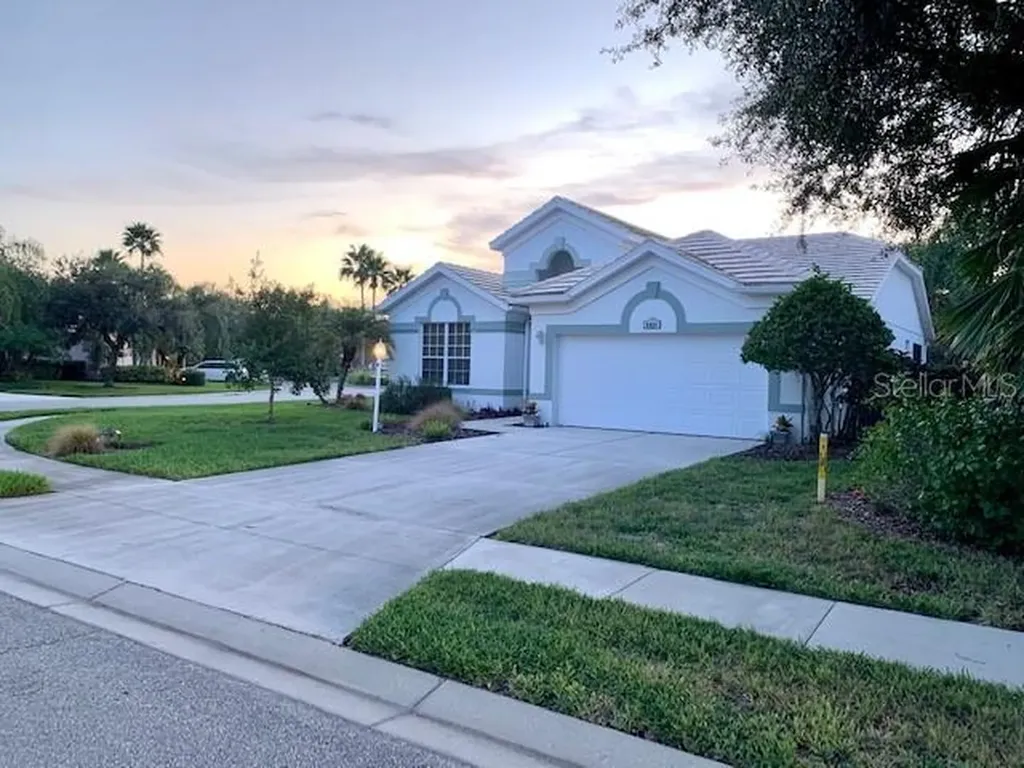 8424 Whispering Woods Court Lakewood Ranch FL 34202