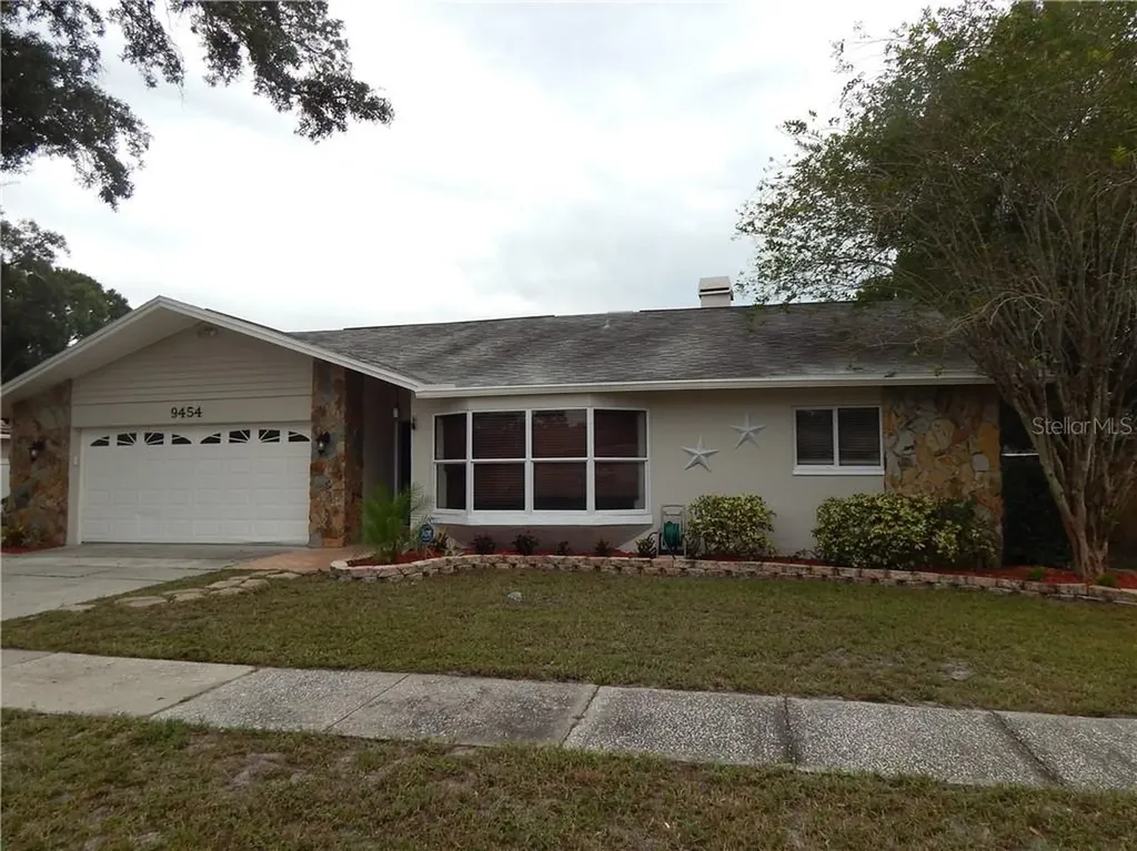 9454 Laura Anne Drive Seminole FL 33776