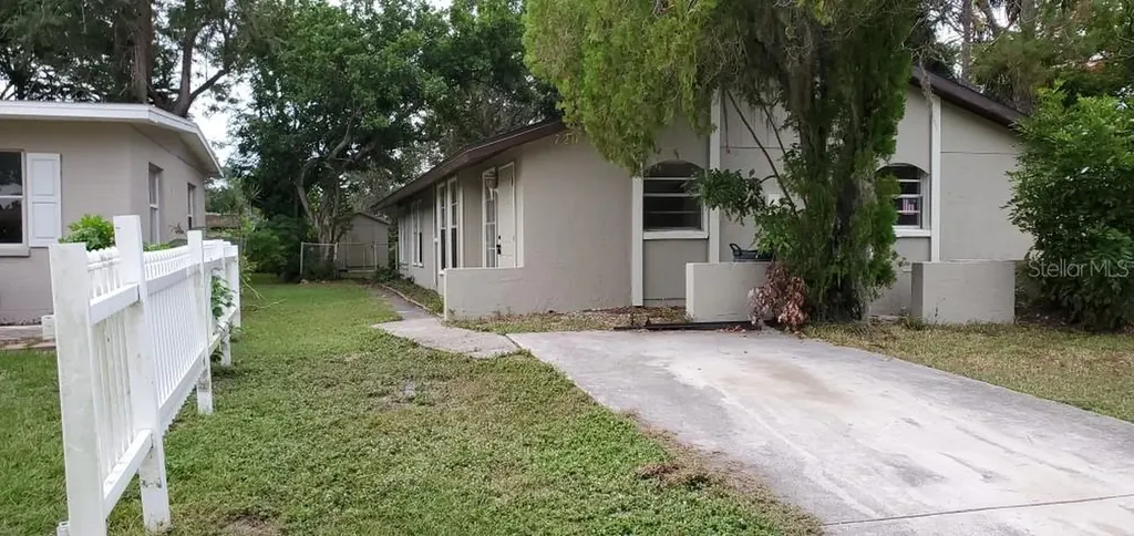 720 Pineland Avenue Venice FL 34285