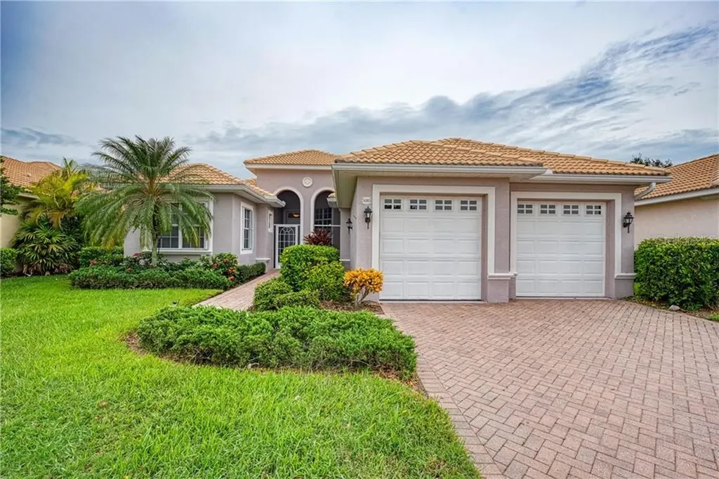 5085 Faberge Place Sarasota FL 34233
