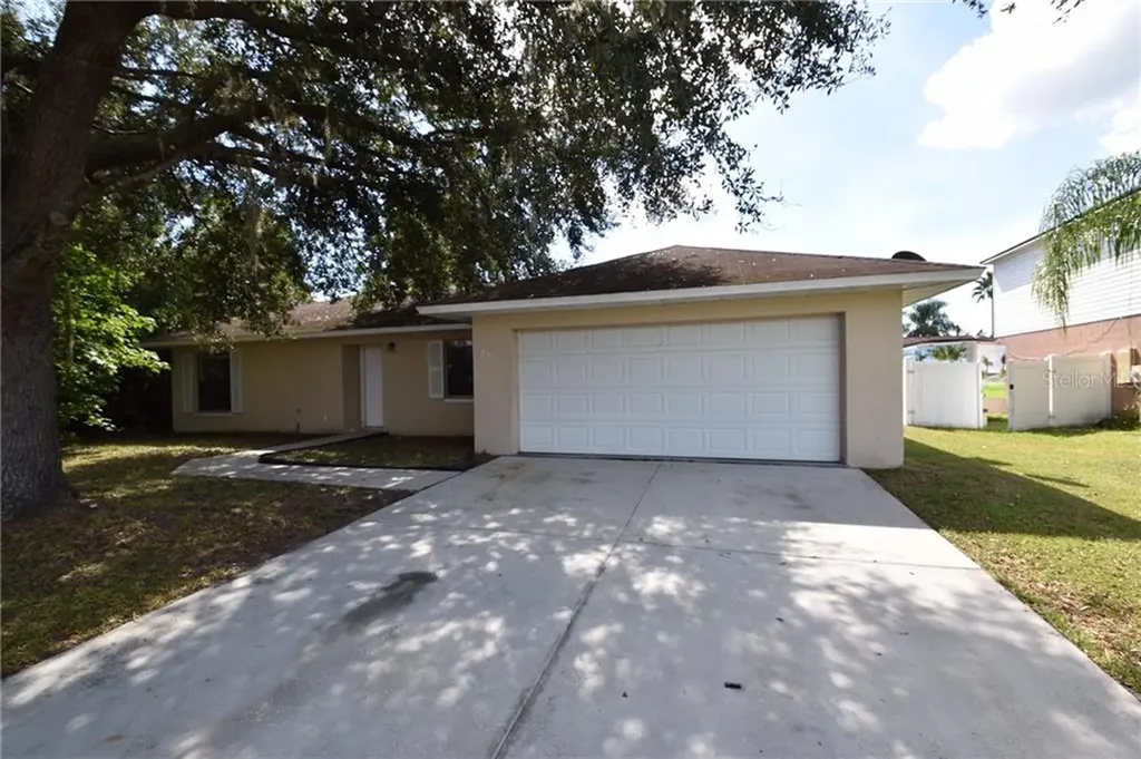 239 Canterbury Court Kissimmee FL 34758