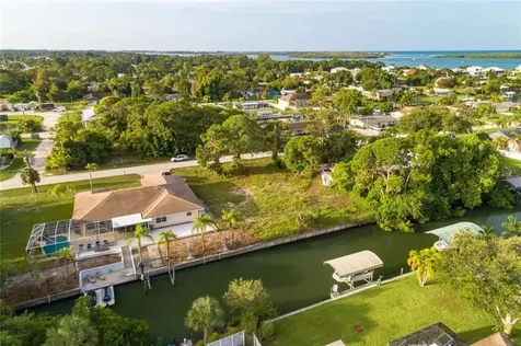 1970 Arkansas Avenue Englewood FL 34224