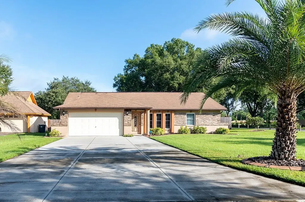 8008 Glenoak Court Tampa FL 33610