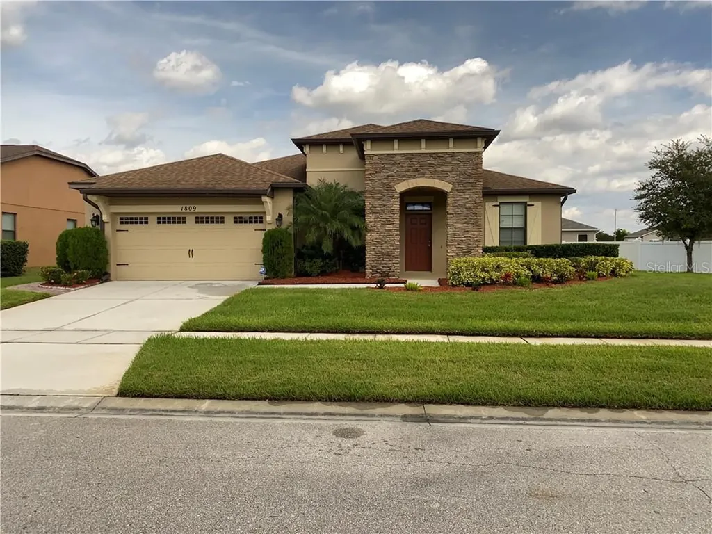 1809 Trophy Bass Way Kissimmee FL 34746