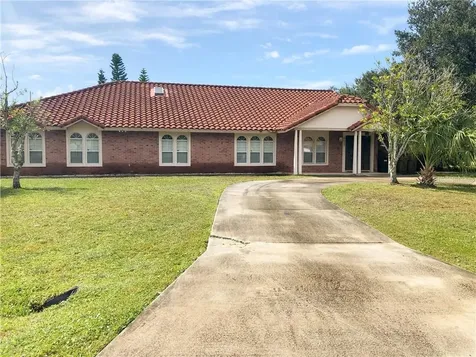 2409 Ravendale Court Kissimmee FL 34758