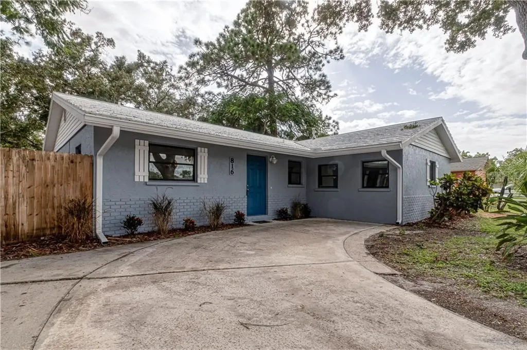 816 65th Avenue W Bradenton FL 34207