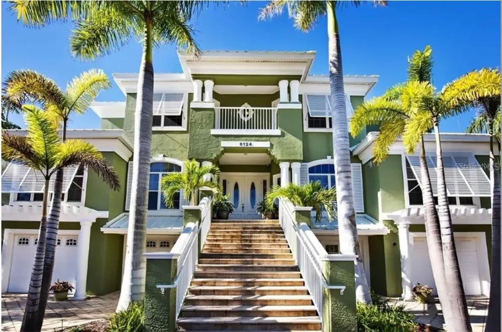 6124 Kipps Colony Drive W Gulfport FL 33707