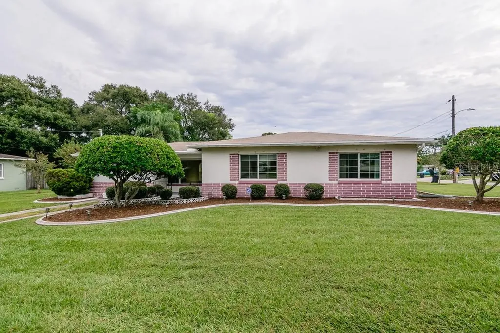 1109 S Betty Lane Clearwater FL 33756