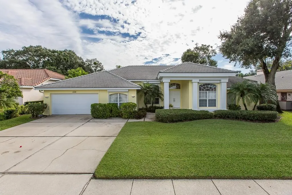 209 Old Oak Circle Palm Harbor FL 34683