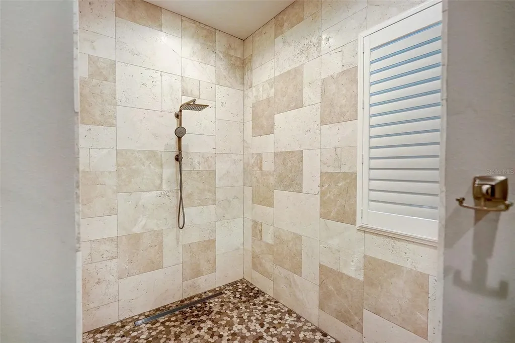 125 S Boulevard Of Presidents Sarasota FL 34236