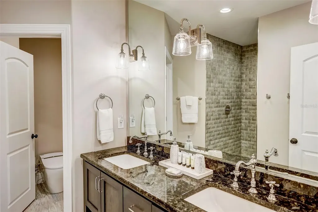 125 S Boulevard Of Presidents Sarasota FL 34236