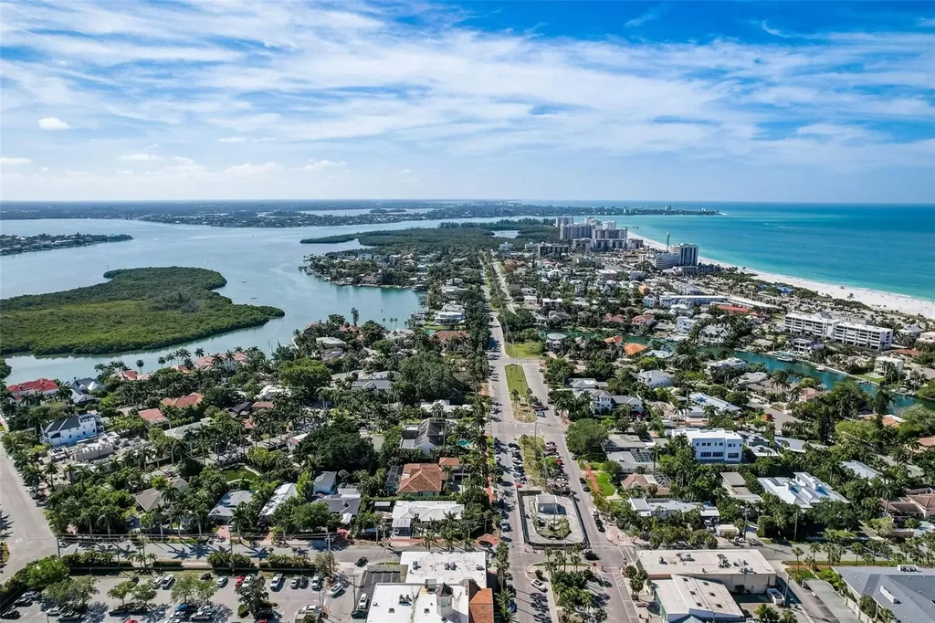125 S Blvd Of Presidents Sarasota FL 34236