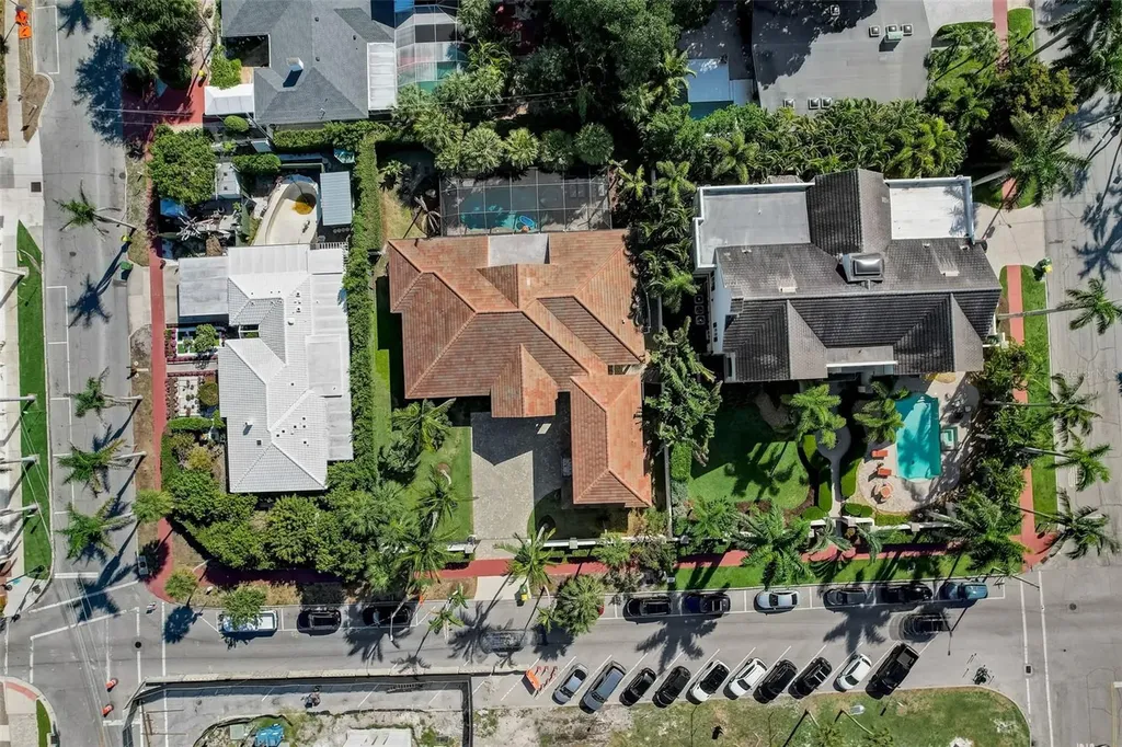 125 S Boulevard Of Presidents Sarasota FL 34236