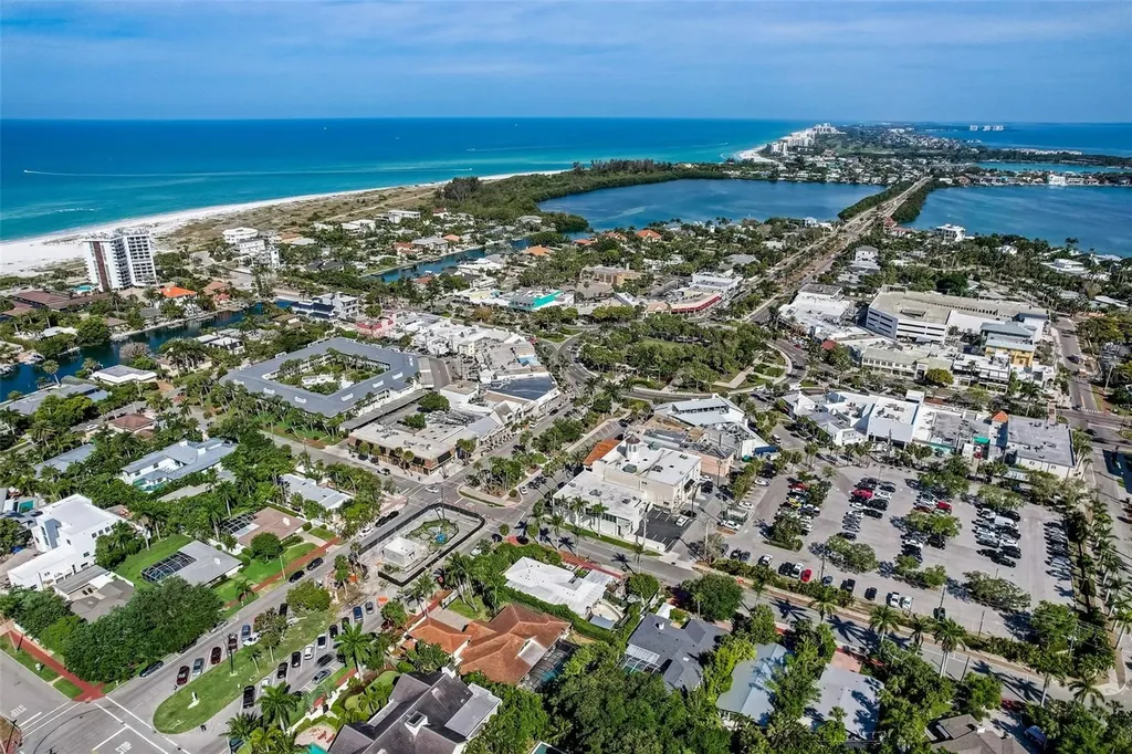 125 S Blvd Of Presidents Sarasota FL 34236