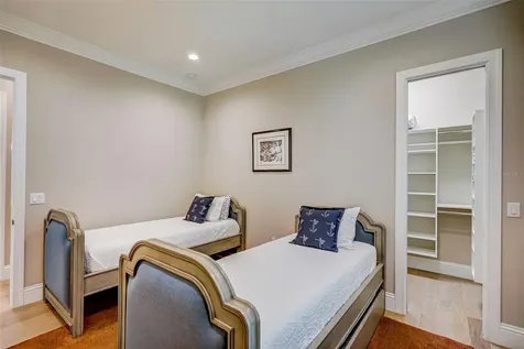 125 S Boulevard Of Presidents Sarasota FL 34236