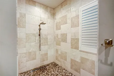 125 S Boulevard Of Presidents Sarasota FL 34236