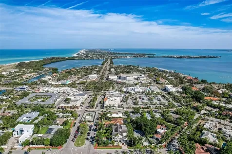 125 S Blvd Of Presidents Sarasota FL 34236
