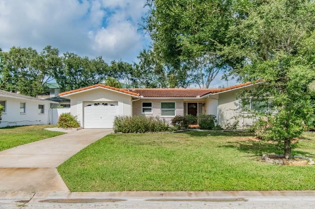 1775 Georgia Avenue NE St Petersburg FL 33703