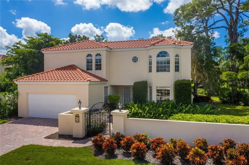8000 Via Fiore Sarasota FL 34238