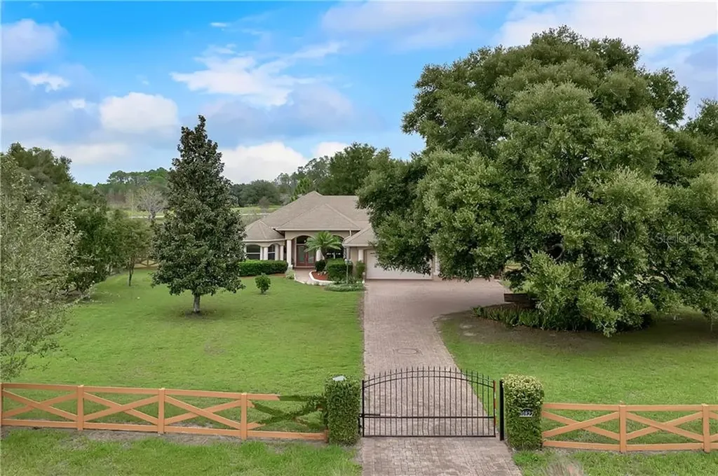 10822 Arrowtree Boulevard Clermont FL 34715