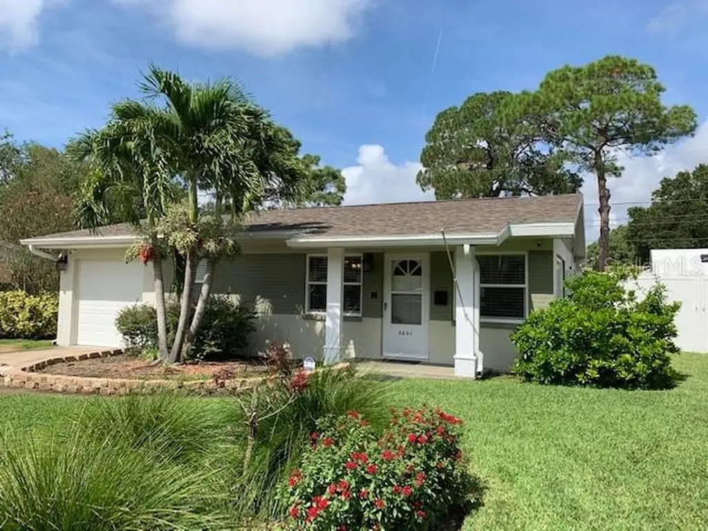 5261 15th Avenue N St Petersburg FL 33710