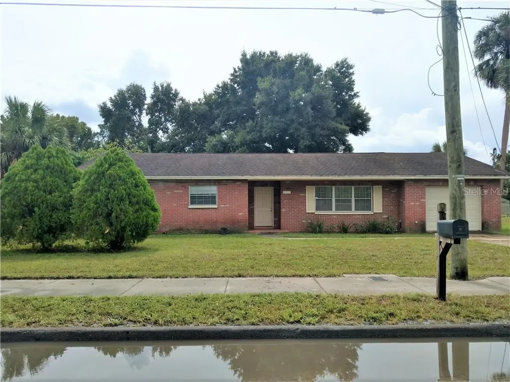 2218 W Skagway Avenue Tampa FL 33604