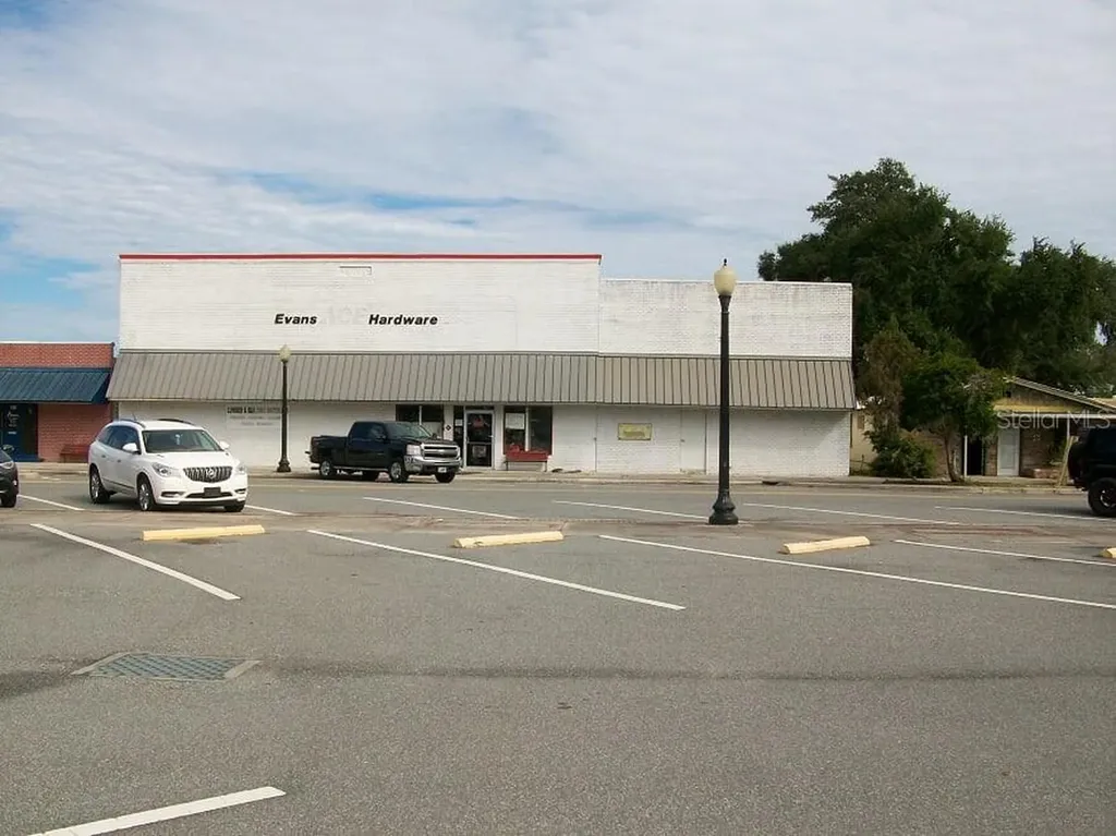 124 Bushnell Plaza Bushnell FL 33513